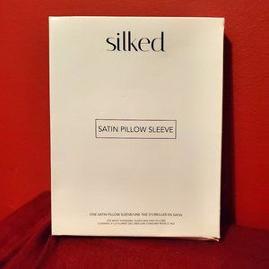 NIB! Silked Satin Pillow Sleeve